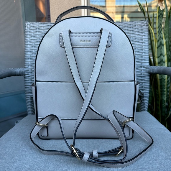 Calpak Kaya backpack - Picture 4 of 6